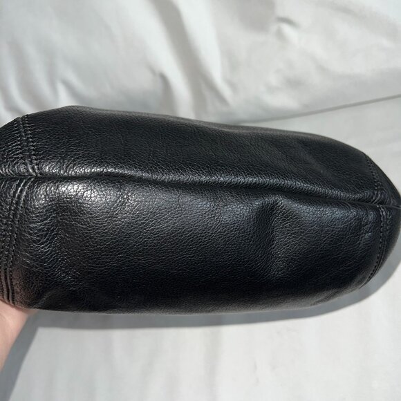 Aurielle Authentic Black Leather Shoulder Bag With Zip Closure & Interior Pocket - Picture 3 of 6